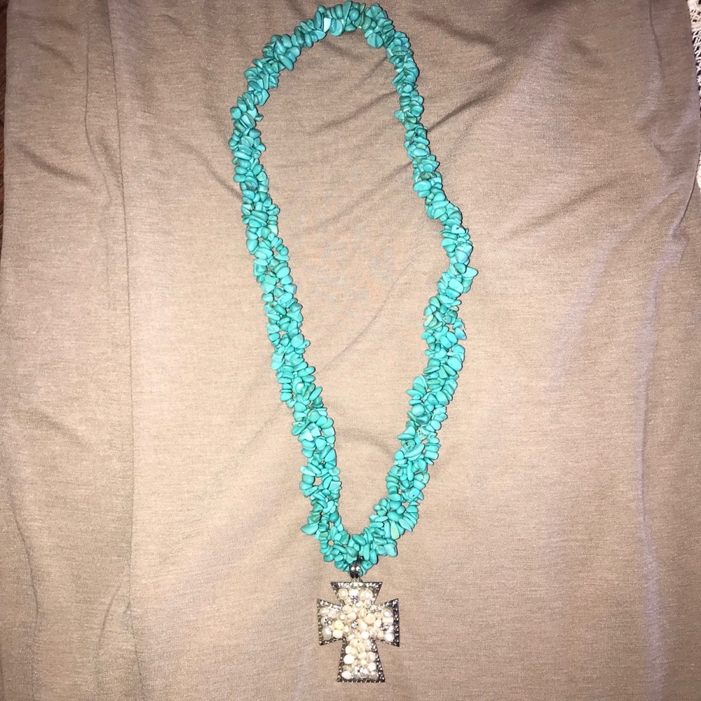 Turquoise look necklace with cross